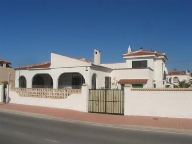 Chalet con 4 dormitorios se vende en Ciudad Quesada, Costa Blanca
