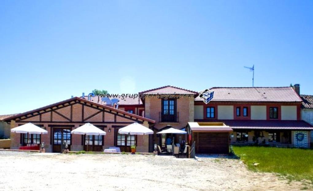 En venta o alquiler con opción a compra Centro de Turismo Rural con propiedad en Castrejón