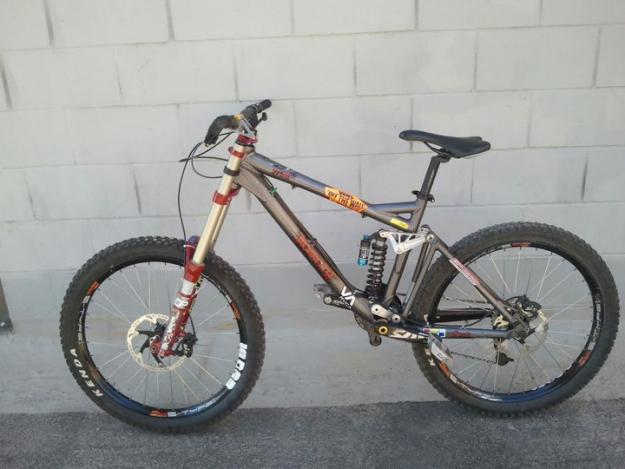 bici ironhorse dh