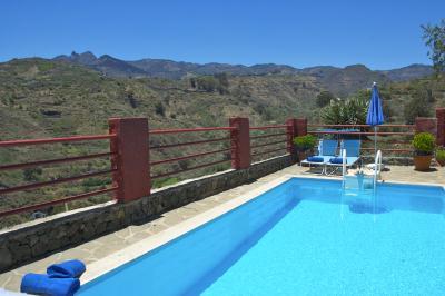 Villa with private pool in San Mateo