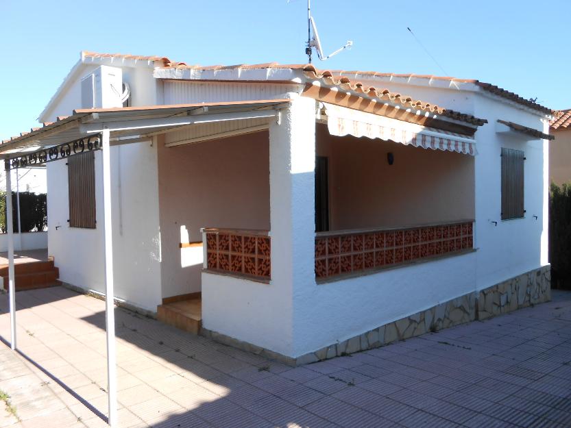 casita individual de planta baja en L'Escala Costa Brava