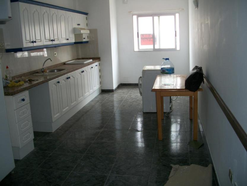 Se alquila piso en Guargacho, de tres habitaciones 450 mes Tenerife sur Islas Canarias