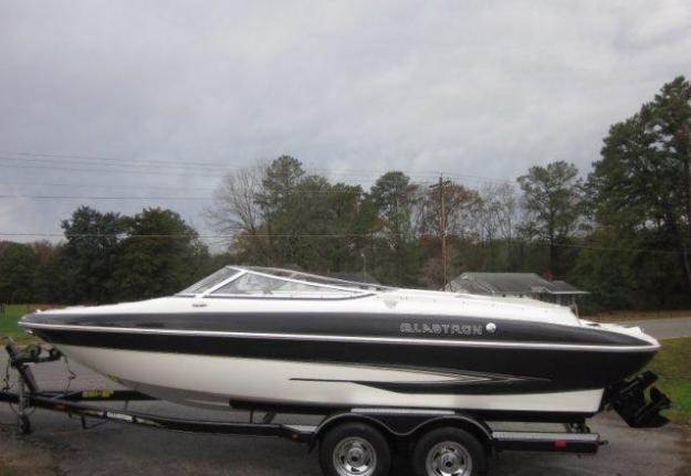 2006 GLASTRON GX 235 BOWRIDER