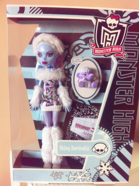 MUÑECAS MONSTER HIGH ABBEY, TORALEI, SPECTRA CON MASCOTA