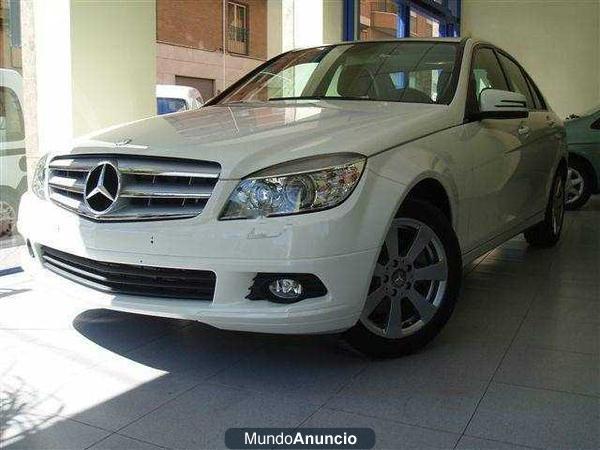 Mercedes-Benz C 220 AVANTGARDE/ AUTOMATICO /B