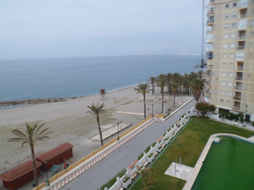 Precioso Apartamento en 1ª línea de playa piscinaparking vigilado