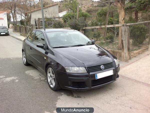 SE VENDE FIAT STILO 1.900 C.C 115 C.V 3 PUERTAS, DYNAMIC