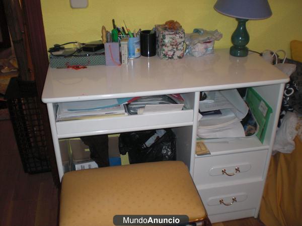 SE VENDE DORMITORIO SEMINUEVO