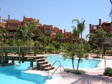 Apartamento con 3 dormitorios se vende en Marbella, Costa del Sol