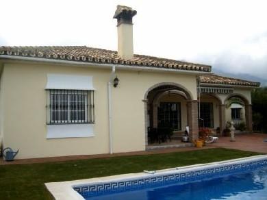 Chalet con 3 dormitorios se vende en Alhaurin el Grande