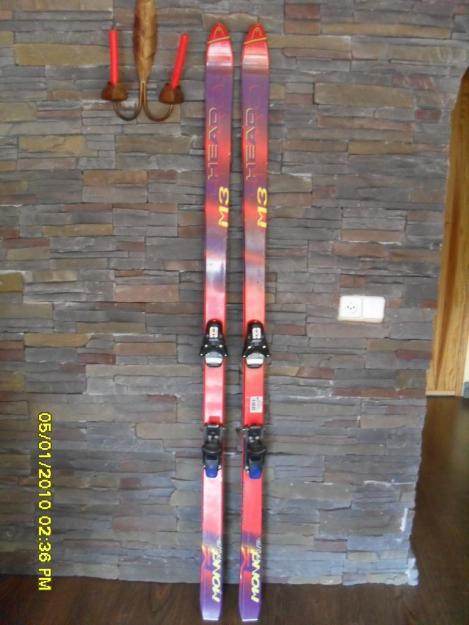 Equipo de esquí (esquies, fijaciones, bastones y botas)