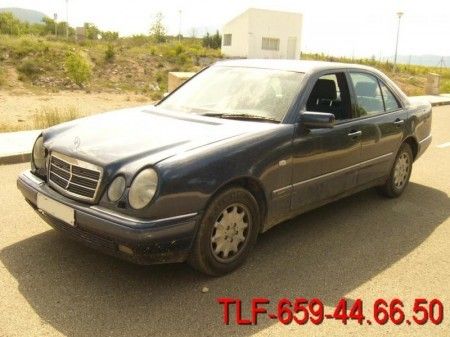 MERCEDES-BENZ E 290 129 C.V. ELEGANCE - Murcia