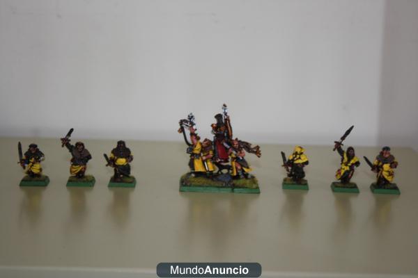 vendo conjunto de miniaturas warhammer