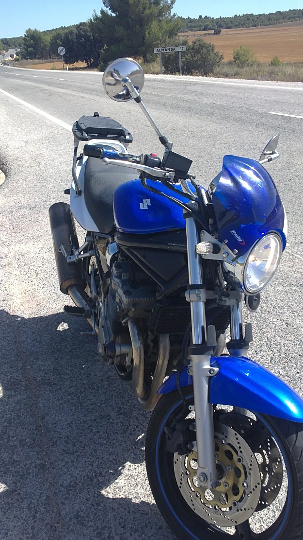 Vendo naked suzuki 600 gsf. n