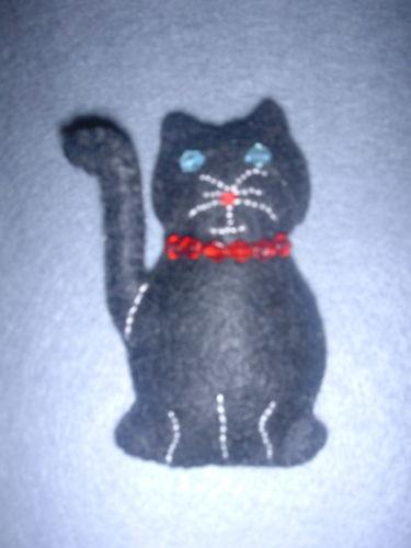 Broche de fieltro gatito. Nuevo.