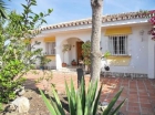 Chalet con 4 dormitorios se vende en Mijas Costa, Costa del Sol - mejor precio | unprecio.es