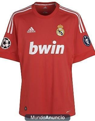 EQUIPACION REAL MADRID ROJA CHAMPIONS CAMISETA y PANTALON 2012