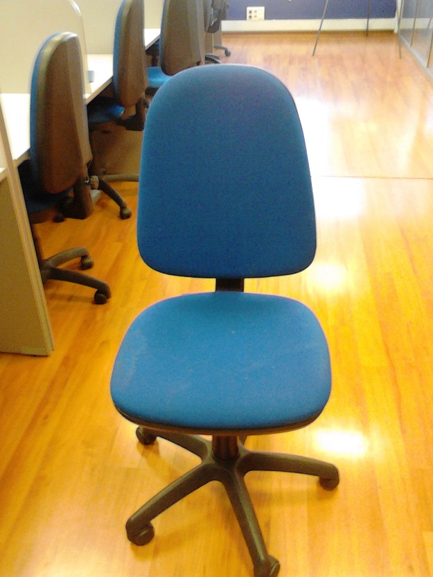 Vendo 20 sillas de oficina en óptimo estado.