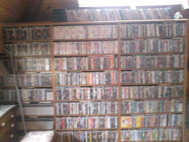 Excelente coleccion de dvds y juegos playstation
