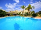 Apartamento con 2 dormitorios se vende en Benahavis, Costa del Sol - mejor precio | unprecio.es