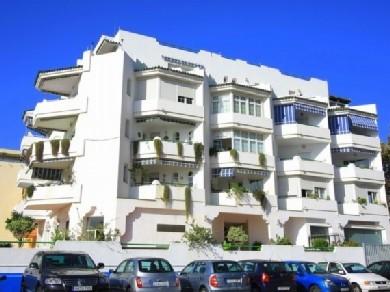 Apartamento con 3 dormitorios se vende en Marbella, Costa del Sol