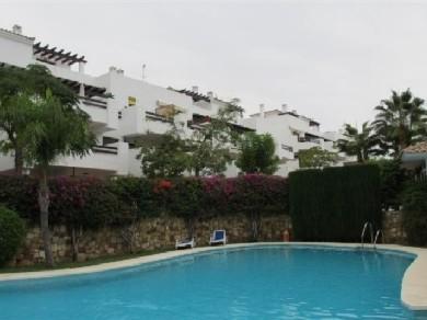Apartamento con 2 dormitorios se vende en Estepona, Costa del Sol