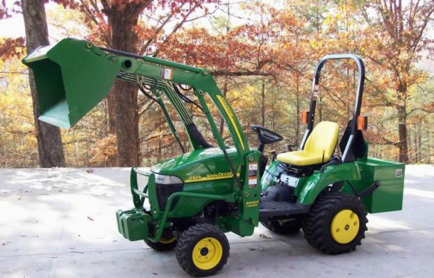 John Deere 2305 Front Loader