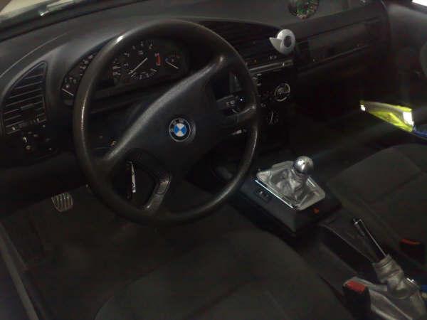 vendo BMW 318 serie 3  año 1992 con 90000km