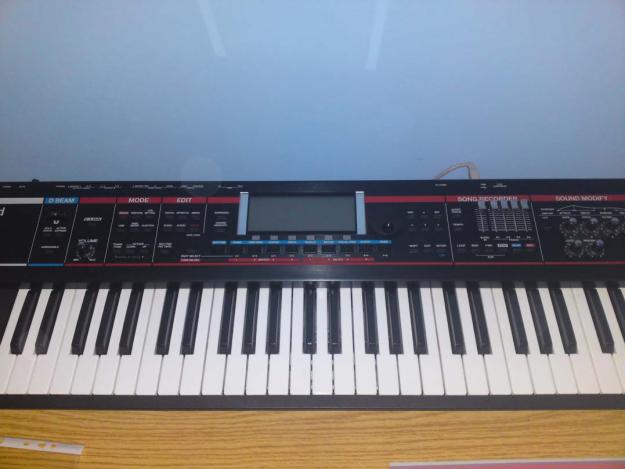 vendo workstation sintetizador Roland Juno-G nuevo