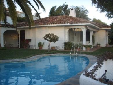 Chalet con 2 dormitorios se vende en Benalmadena Costa, Costa del Sol