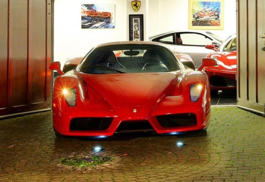 FERRARI ENZO coleccionista en perfecto estado