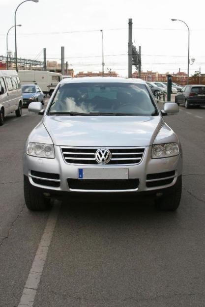 Venta de coche Volkswagen Touareg V10 5.0 TDI 313 CV '03 en Madrid