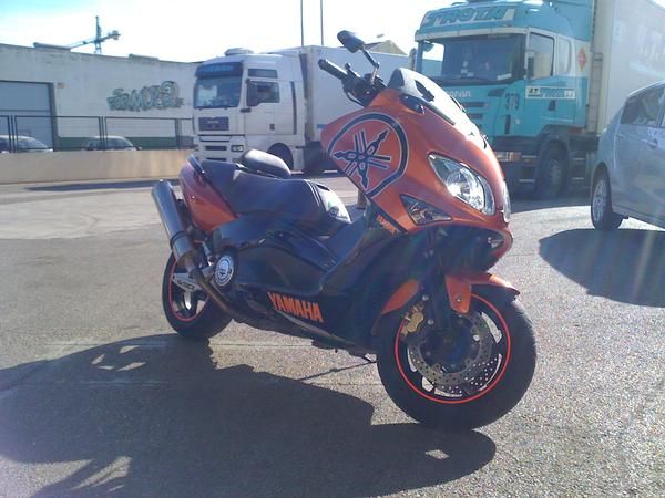 Yamaha T Max Orangedition