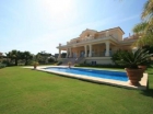 Chalet con 6 dormitorios se vende en Estepona, Costa del Sol - mejor precio | unprecio.es