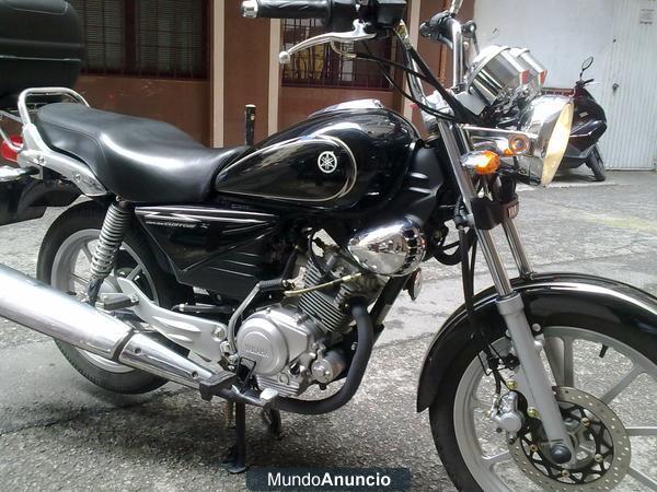 Moto semi-nueva 125