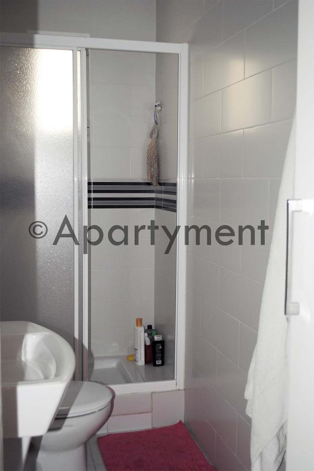 Se alquila magnífica habitación en calle Santa Engracia (Río Rosas)