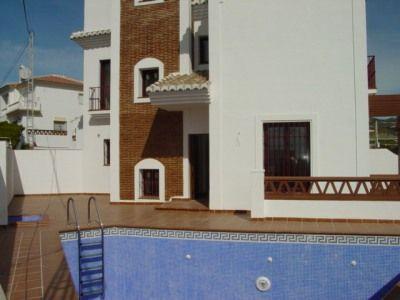 Adosado en alquiler en Torrox-Costa, Málaga (Costa del Sol)