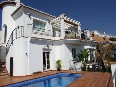 Chalet con 5 dormitorios se vende en Frigiliana, Axarquia