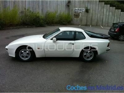 Porsche 944