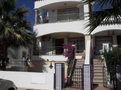 Apartamento con 2 dormitorios se vende en Villamartin, Costa Blanca