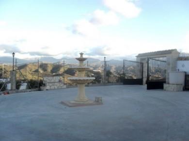 Chalet con 3 dormitorios se vende en Iznate, Axarquia