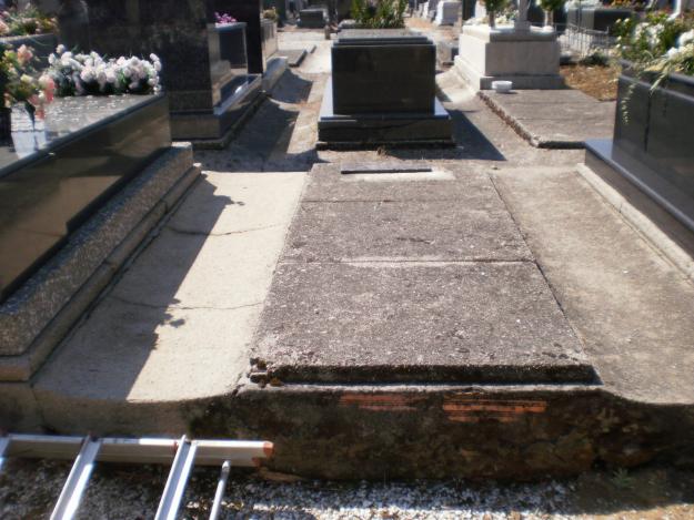 Sepultura para 2 cajas ,cementerio de Boisaca
