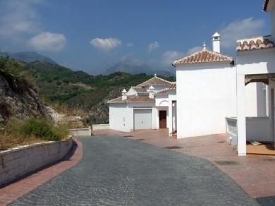 Adosado con 3 dormitorios se vende en Frigiliana, Axarquia