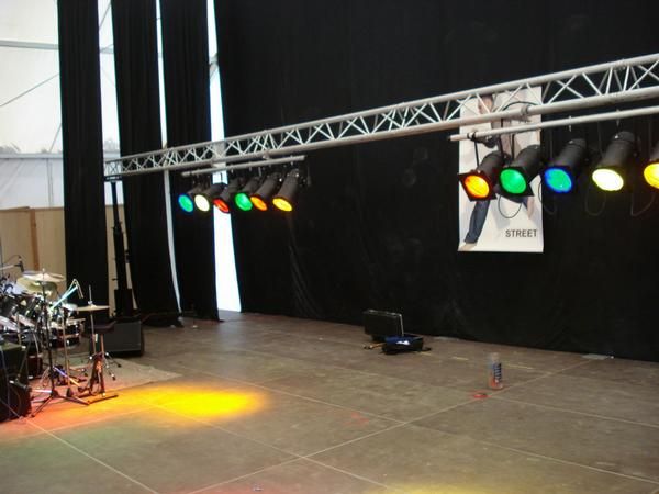 Equipo de iluminacion y sonido