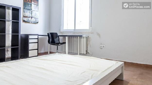 Elegant 4-bedroom apartment in student-heavy Moncloa