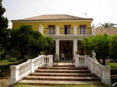 Chalet con 4 dormitorios se vende en Coin