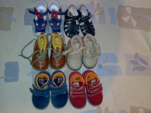 Varios zapatos Chicco