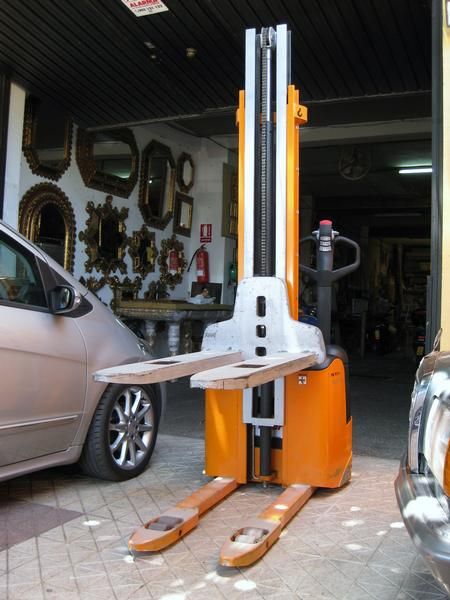 VENDO TRANSPALETA ELECTRICA MARCA STILL