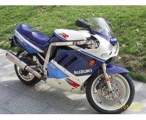 SUZUKI GSX 750