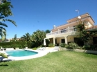 Chalet con 5 dormitorios se vende en Marbella, Costa del Sol - mejor precio | unprecio.es